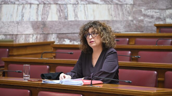 καραγεωργοπούλου-βρίσκομαι-κοντά-στ-564070873