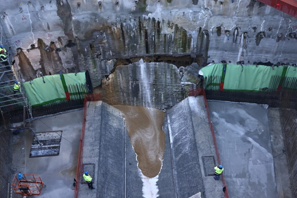 Ο μετροπόντικας έφτασε στον Ευαγγελισμό – H «Κ» στο εργοτάξιο της γραμμής 4-4