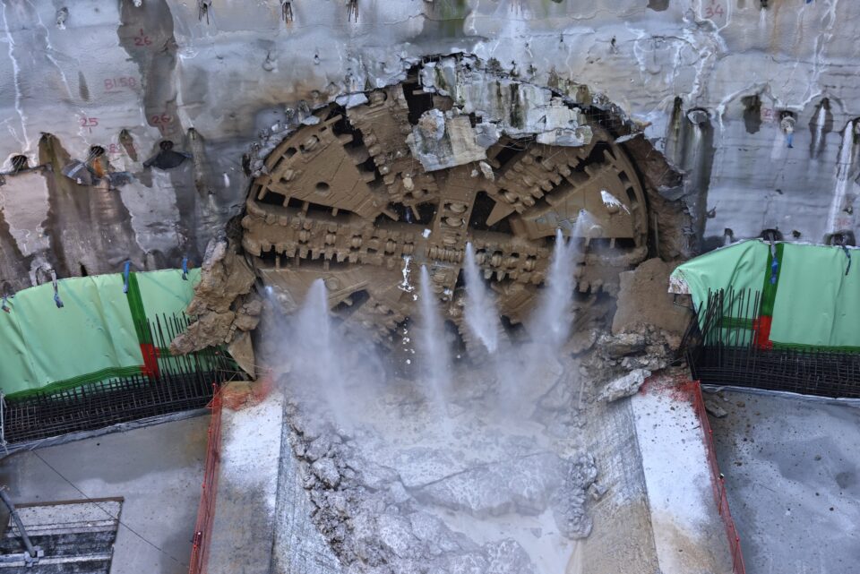 Ο μετροπόντικας έφτασε στον Ευαγγελισμό – H «Κ» στο εργοτάξιο της γραμμής 4-6