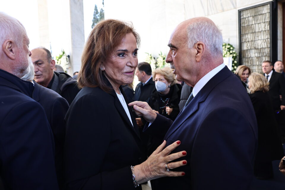 Αννα Ψαρούδα-Μπενάκη: Στο Α΄ Νεκροταφείο το «τελευταίο αντίο»-6