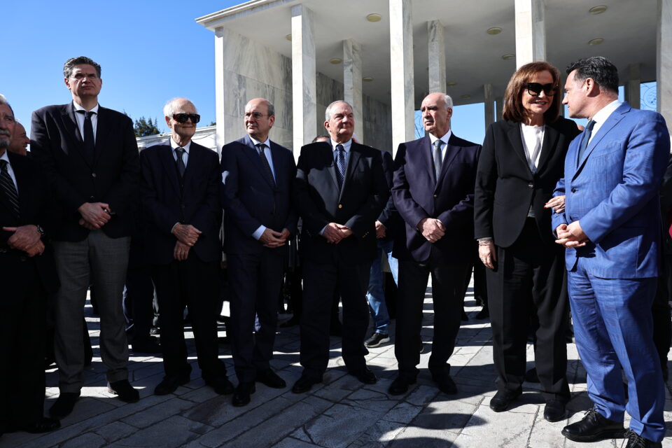 Αννα Ψαρούδα-Μπενάκη: Στο Α΄ Νεκροταφείο το «τελευταίο αντίο»-2