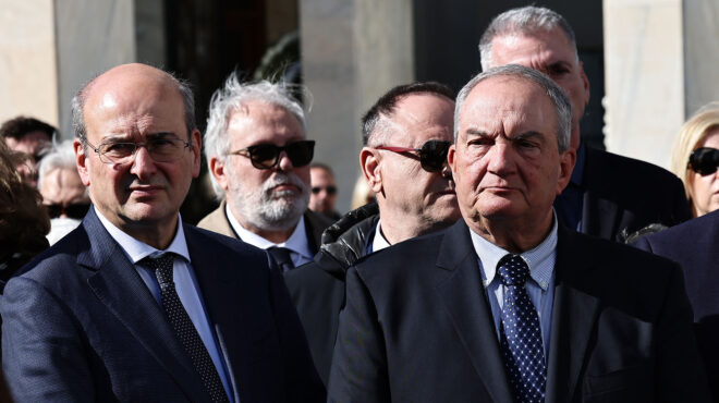 θεωρείο-το-τετ-α-τετ-του-καραμανλή-564085576