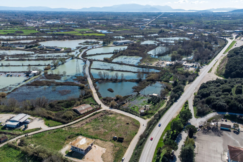 Θεσσαλονίκη: Η θάλασσα «εισέβαλε» στη στεριά – Θυελλώδεις άνεμοι-10