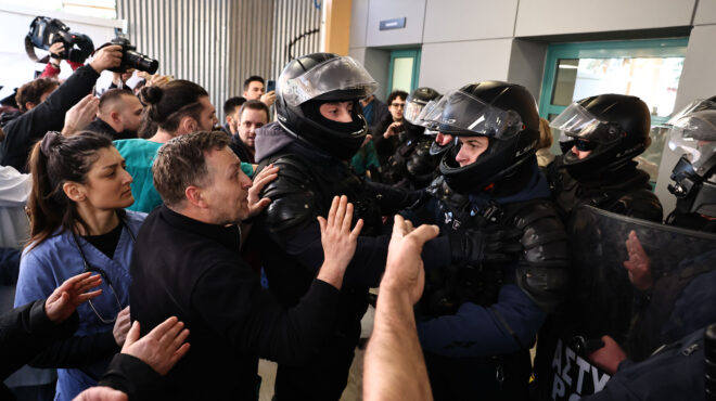 βουλή-ενταση-μεταξύ-κυβέρνησης-και-αν-564086389