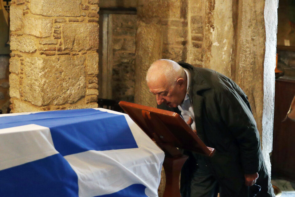 Η Ελλάδα αποχαιρέτησε την Ελένη Γλύκατζη – Αρβελέρ-13