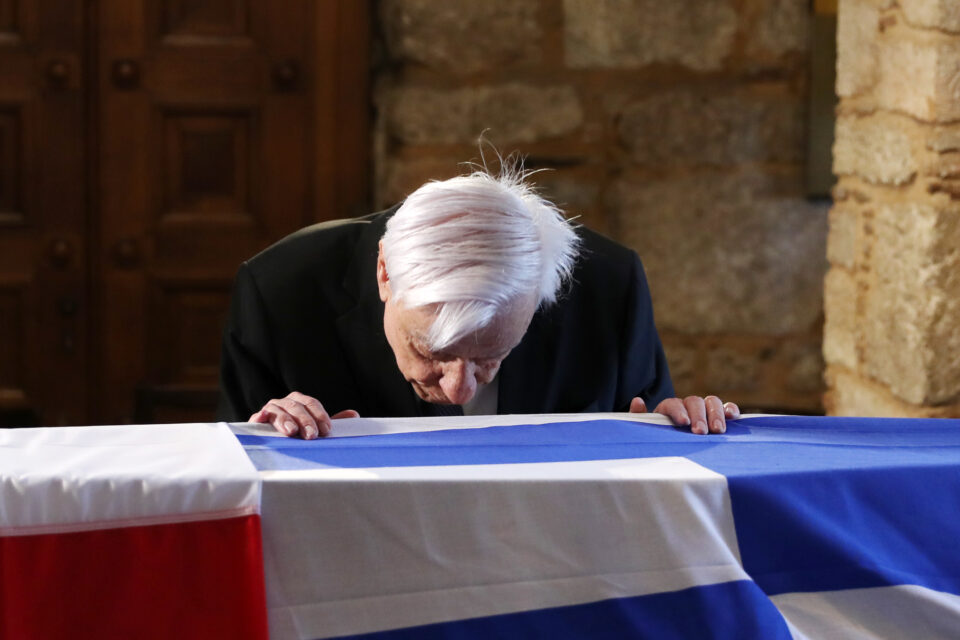 Η Ελλάδα αποχαιρέτησε την Ελένη Γλύκατζη – Αρβελέρ-12