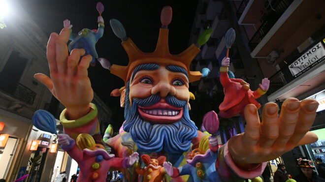 πάτρα-χιλιάδες-καρναβαλιστές-στους-δ-564091309