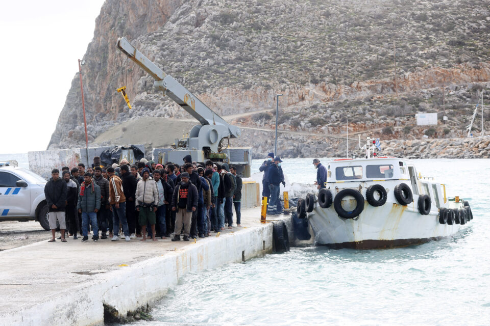 Ναυάγιο στην Κρήτη: Ερευνες για 25 αγνοούμενους – Τουλάχιστον τρεις οι νεκροί-2