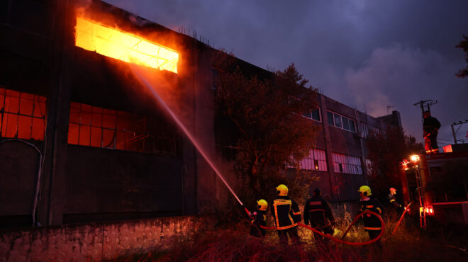 σπάτα-επεκτάθηκε-η-φωτιά-σε-διπλανό-κτ-564091951