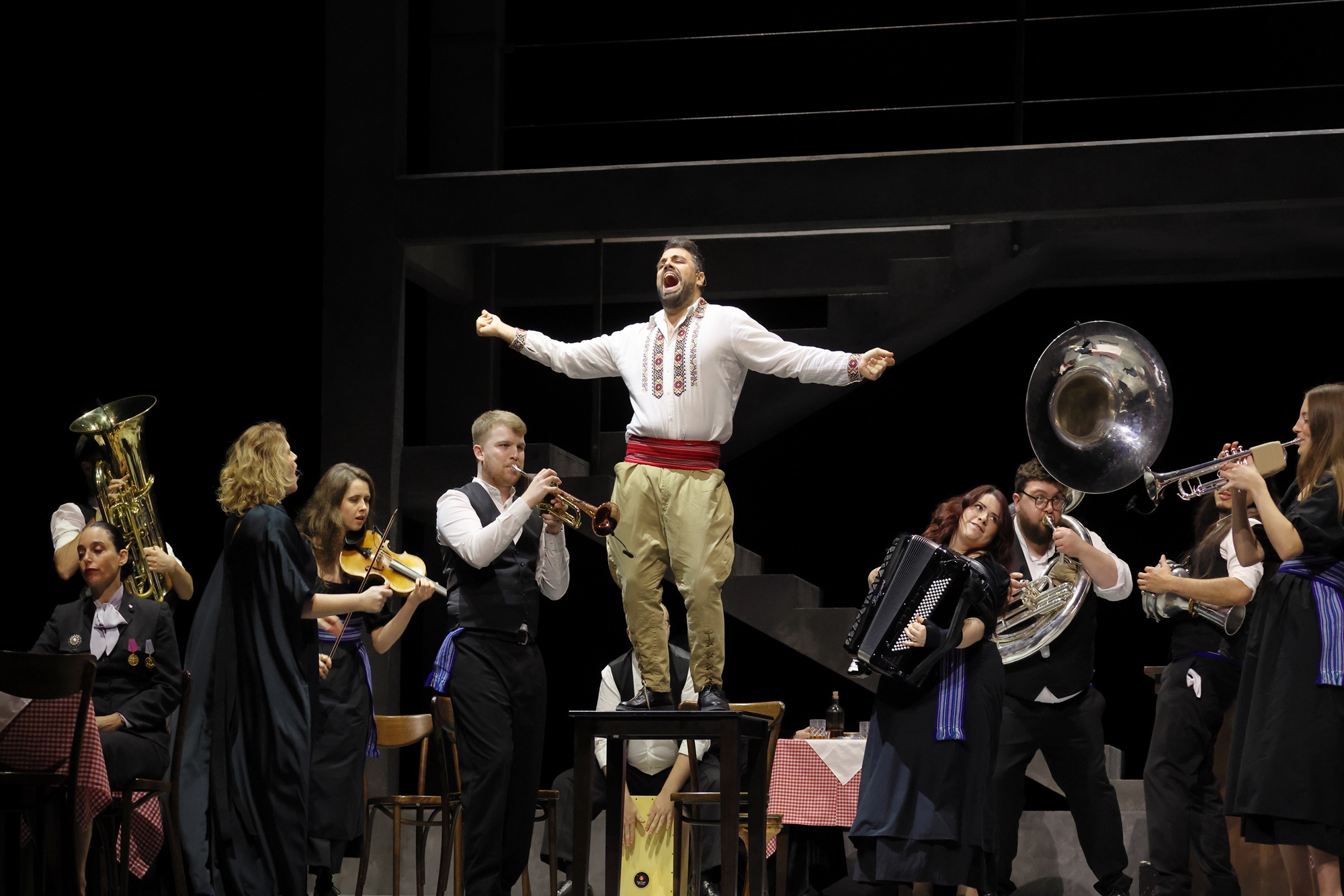 Φιλί στο στόμα με τη Μαρίνα Αμπράμοβιτς-2