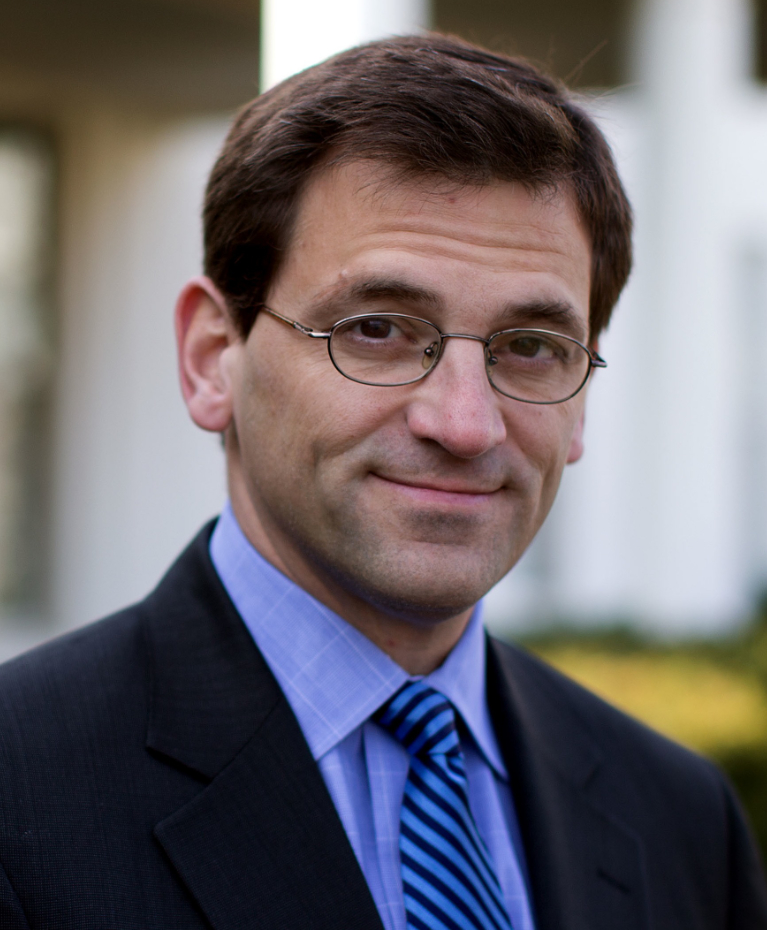 Πίτερ Μπέικερ στην «Κ»: Η Washington Post έχει μια ανώτερη αποστολή-1