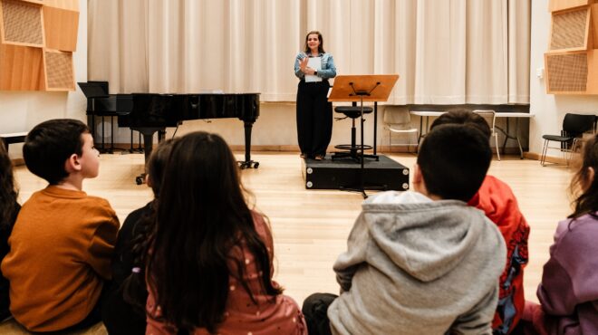 μαθήματα-στον-μαγικό-κόσμο-της-λυρική-564089020