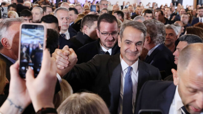 θεωρείο-ποιος-διαλύεται-τελικά-564091411