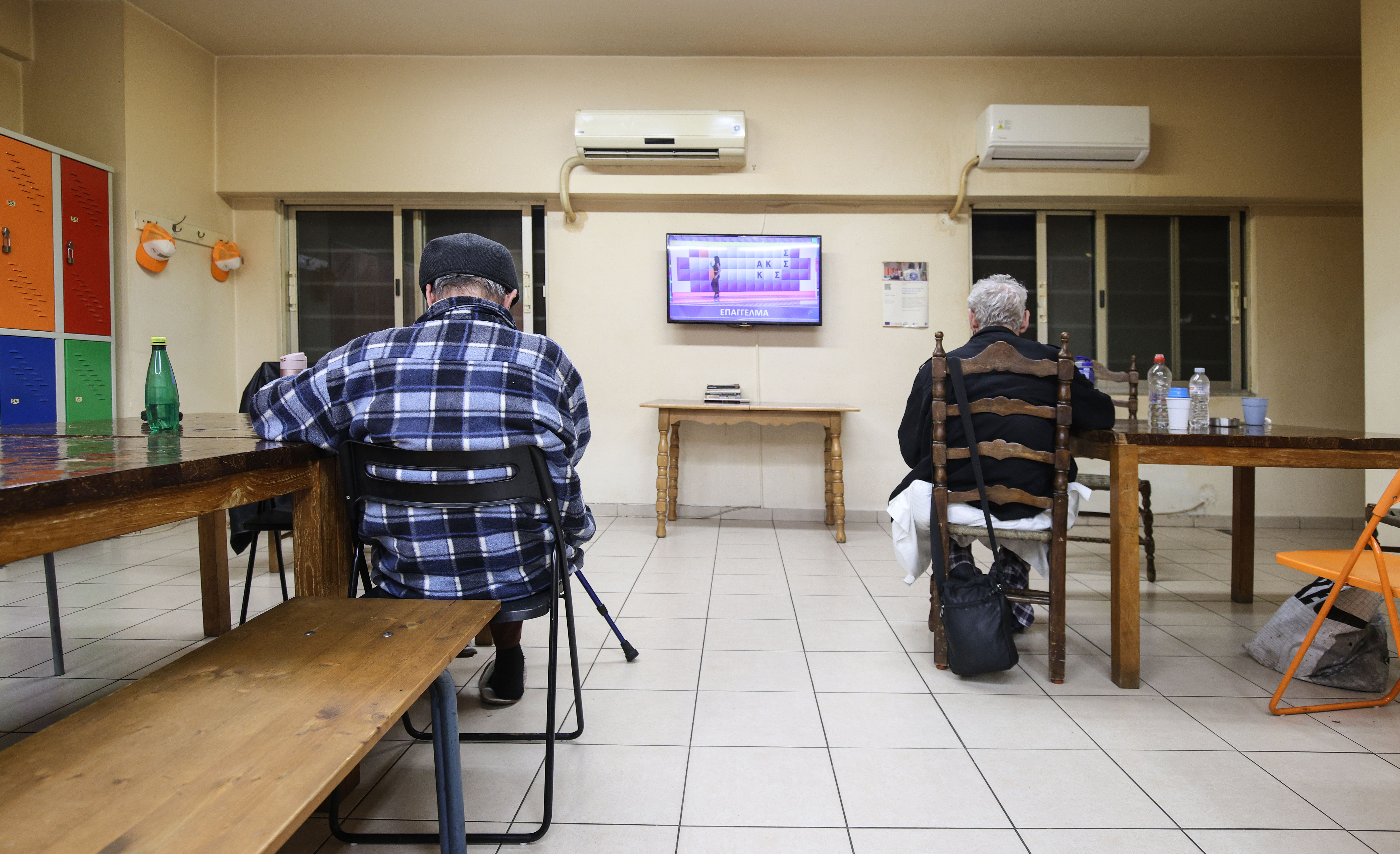 «Μεγάλωσα έχοντας τα πάντα και τώρα δεν έχω τίποτα» – Οι νέοι άστεγοι της Αθήνας-4