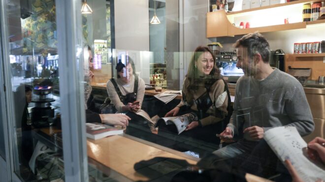 κυριακάτικη-τελετουργία-με-10-γράμματα-564090157