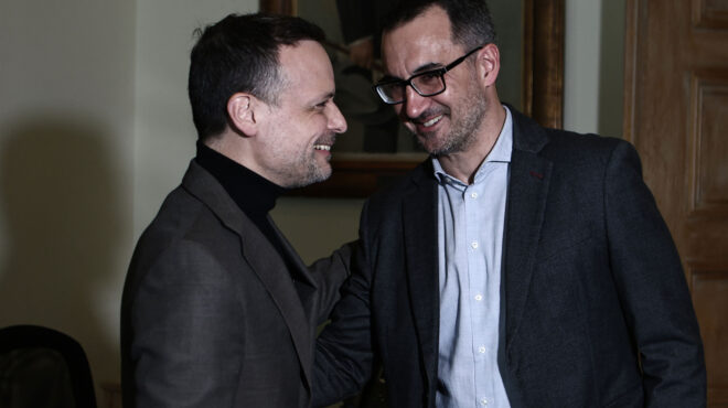 ο-σκληρός-απρίλιος-του-ανασχηματισμο-564090943