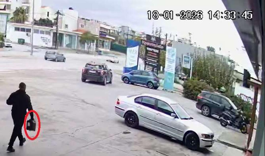 Χανιά: Βίντεο από τους δράστες του εμπρησμού του αρχιτεκτονικού γραφείου-1