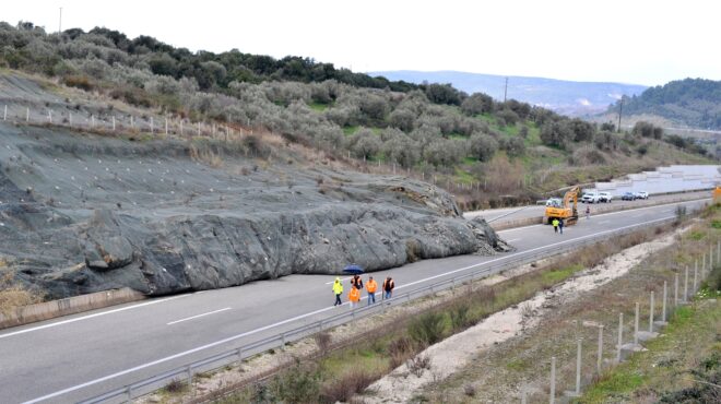 κλειστό-λόγω-κατολίσθησης-θα-είναι-τμ-564059230