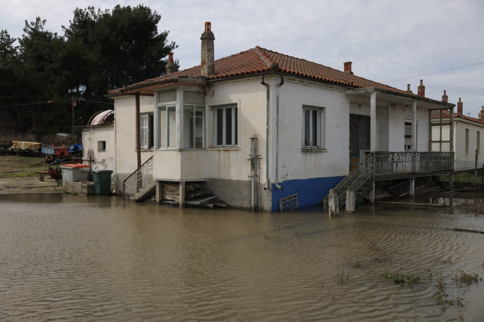 Η «Κ» στον Εβρο: Βλέπουν τα χωράφια τους να «πνίγονται» λίγους μήνες μετά τη σπορά-2
