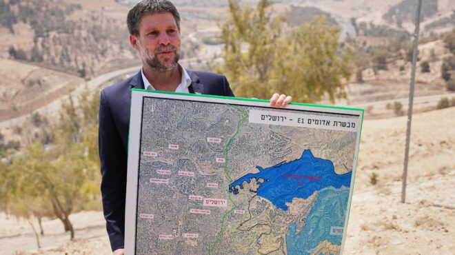 σμότριτς-προτείνει-τη-μετανάστευση-564083869