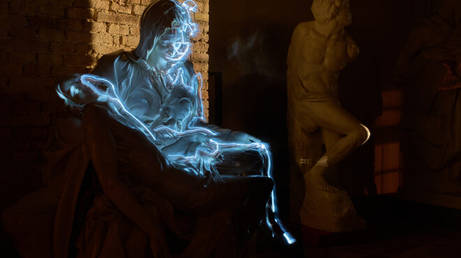 βλέποντας-με-τα-χέρια-564060631