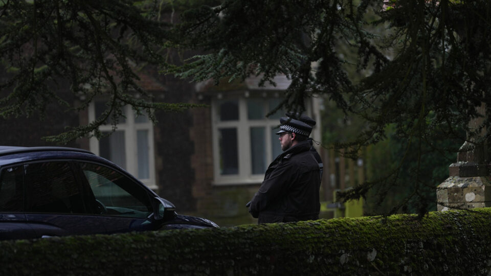 Σύλληψη Αντριου: Σε αχαρτογράφητα νερά η βρετανική βασιλική οικογένεια-1