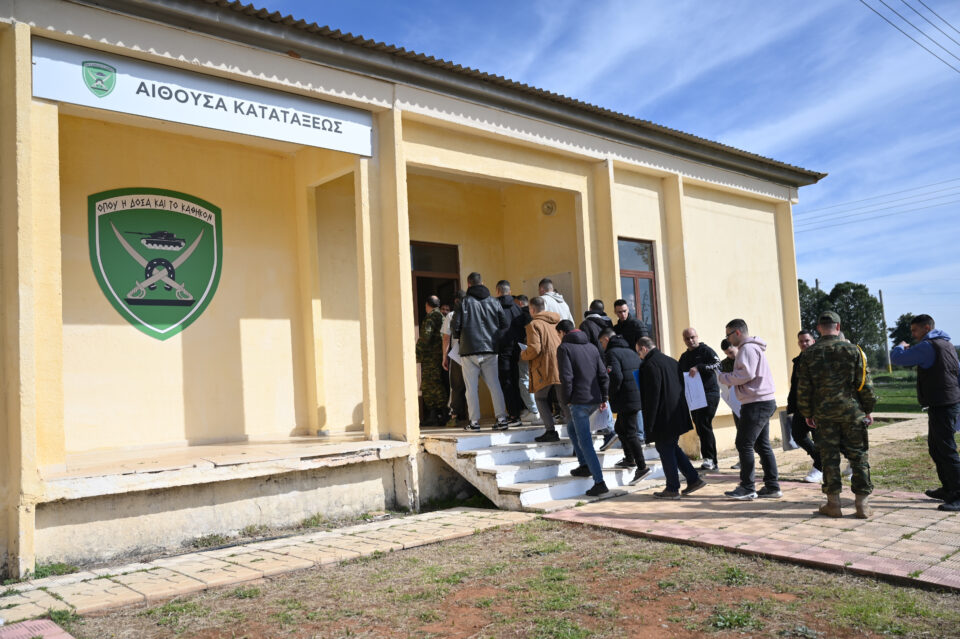 Οι νέοι φαντάροι πήραν ρουχισμό, όπλο και… drone (βίντεο)-3