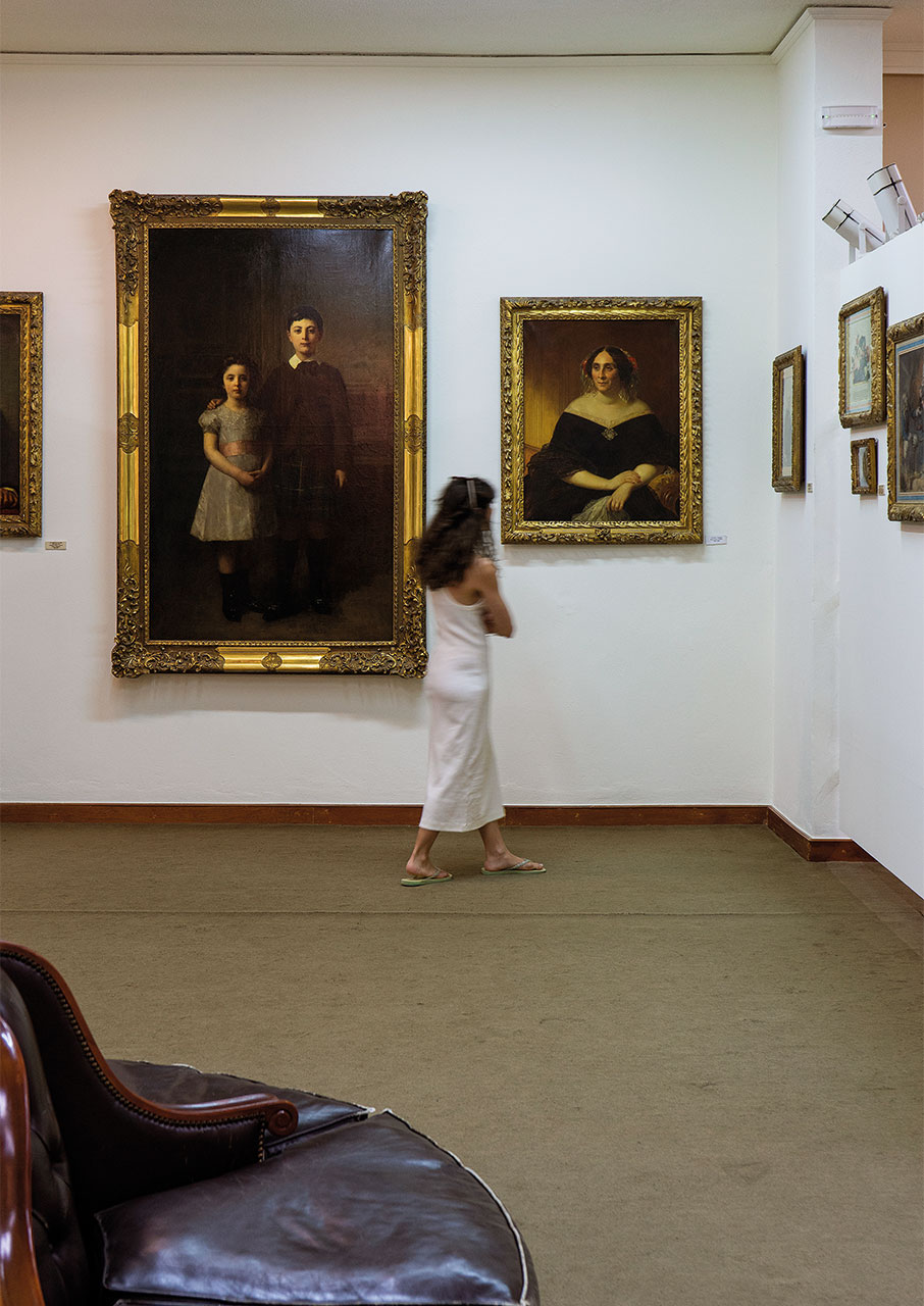 Χίος: Στους θησαυρούς της Βιβλιοθήκης Κοραή-6