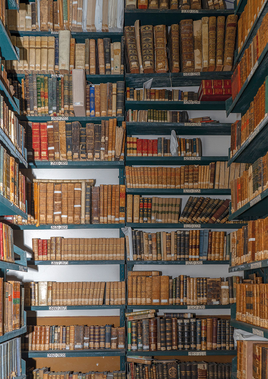 Χίος: Στους θησαυρούς της Βιβλιοθήκης Κοραή-1