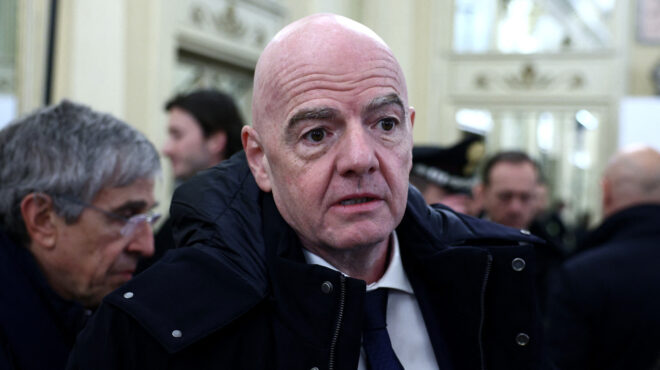 ινφαντίνο-η-fifa-εξετάζει-την-άρση-της-απα-564056338