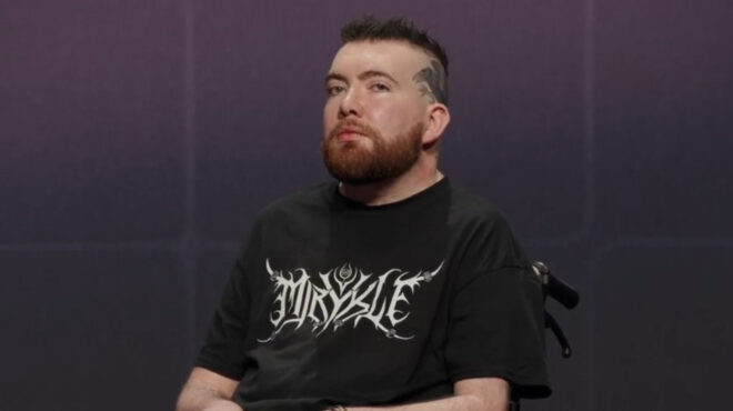 μουσικός-έχασε-τη-φωνή-του-και-κατάφερ-564075046