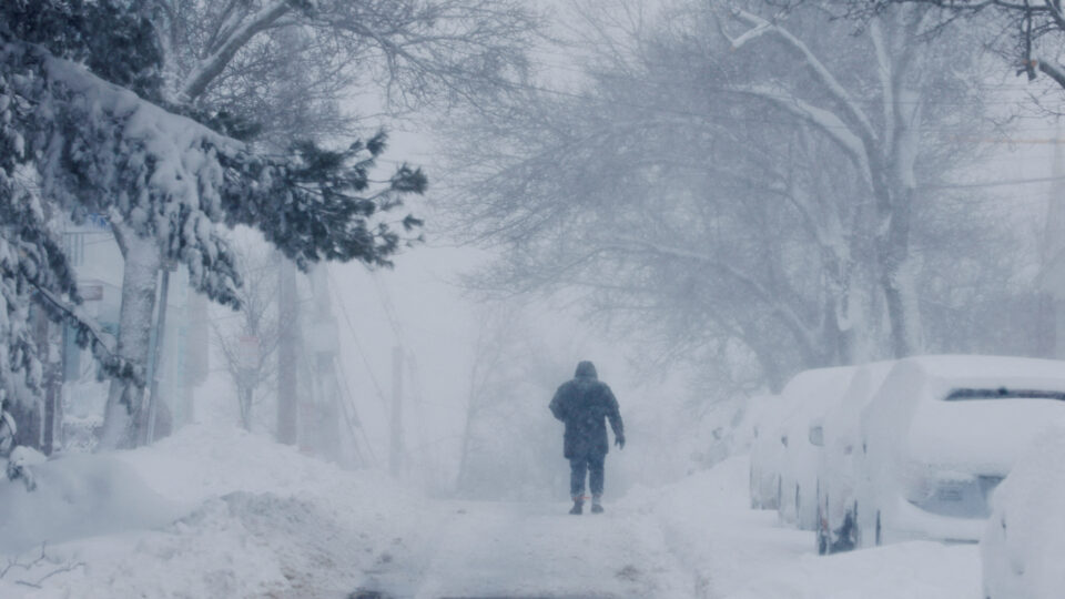 ΗΠΑ: Διακοπές ρεύματος και κλειστά σχολεία από την επέλαση του χιονιά-1