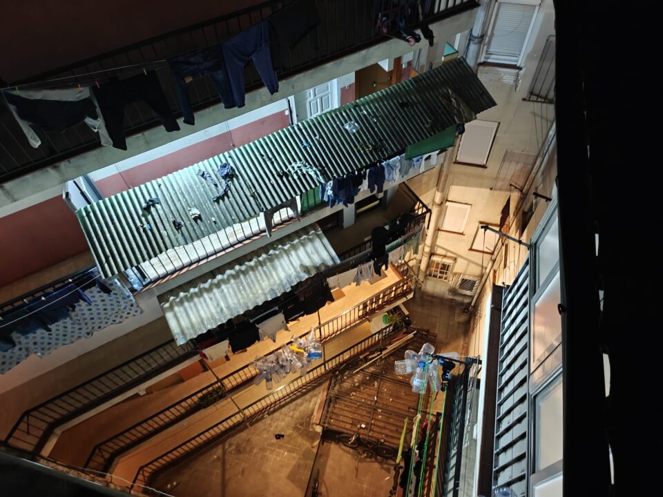 Ισπανία: Πέντε νέοι νεκροί από πυρκαγιά σε πολυκατοικία κοντά στη Βαρκελώνη-1