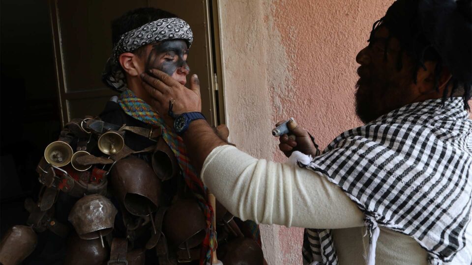 Μεσότοπος Λέσβου: Κουδούνια, προβιές και εκρηκτική ατμόσφαιρα-4