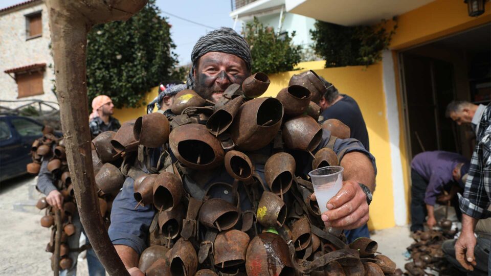 Μεσότοπος Λέσβου: Κουδούνια, προβιές και εκρηκτική ατμόσφαιρα-1