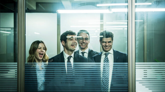 μια-παράσταση-για-τους-θύτες-και-τα-θύμ-564093499