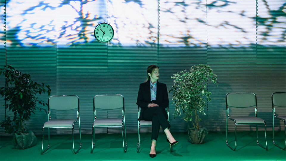 Μια παράσταση για τους θύτες και τα θύματα της εργασιακής ζωής-2