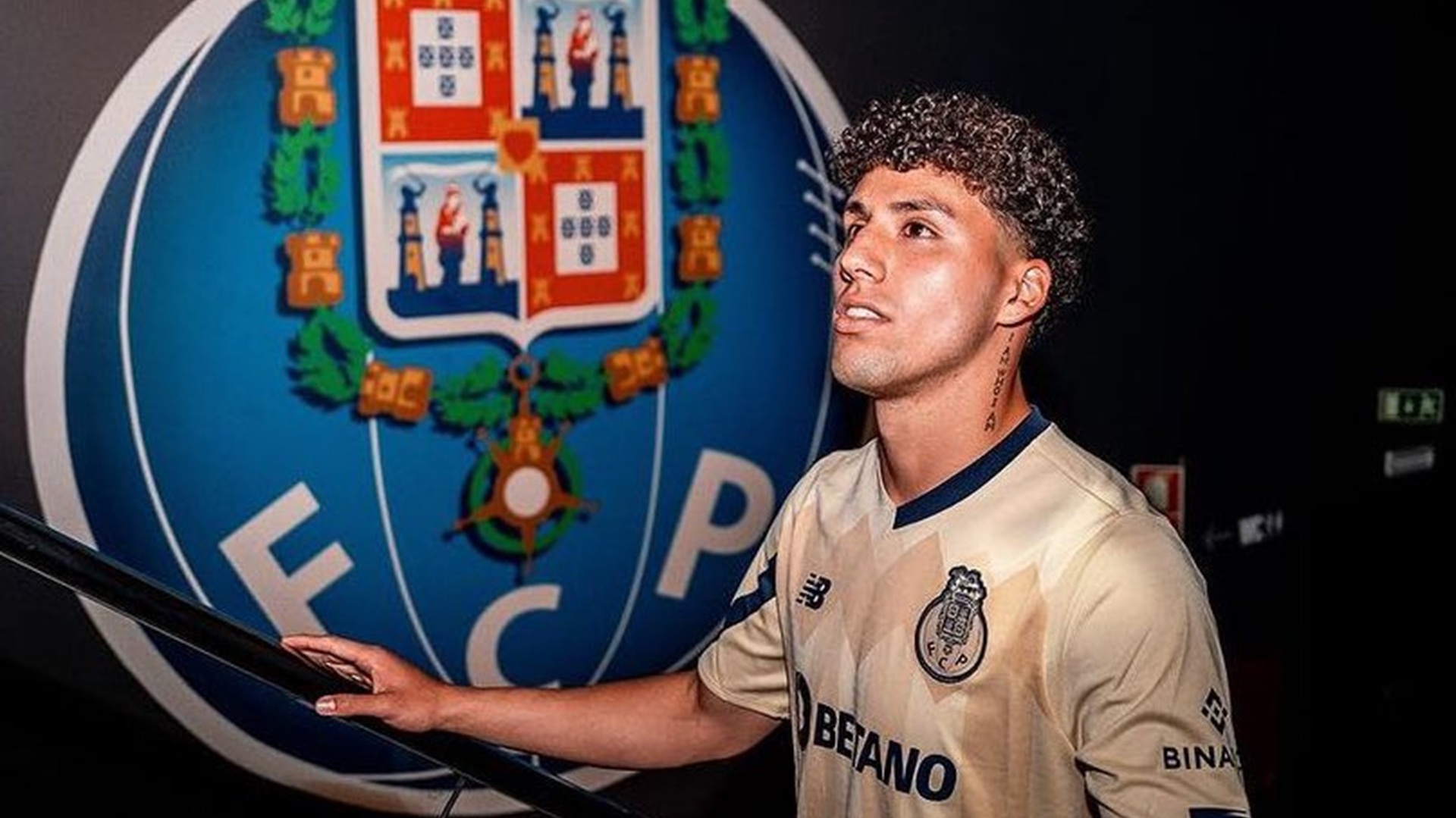 Χόρχε Σάντσες: Με ένα σομπρέρο στον Λευκό Πύργο-2