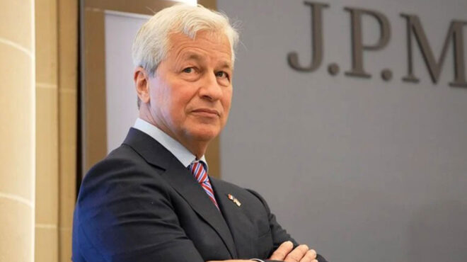 ο-τζέιμι-ντάιμον-βλέπει-ομοιότητες-με-564093229