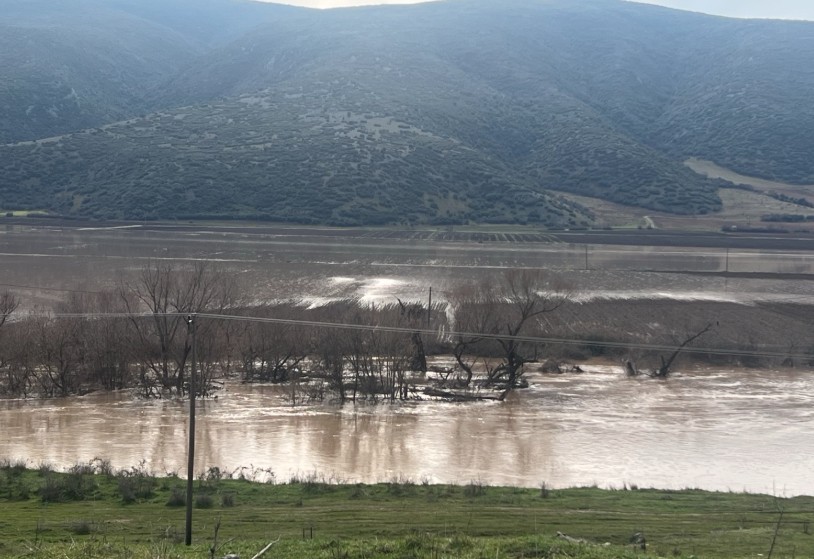 Λάρισα: Υπερχείλισε ο Πηνειός – Εκτεταμένες ζημιές σε αγροτικές εκτάσεις-4
