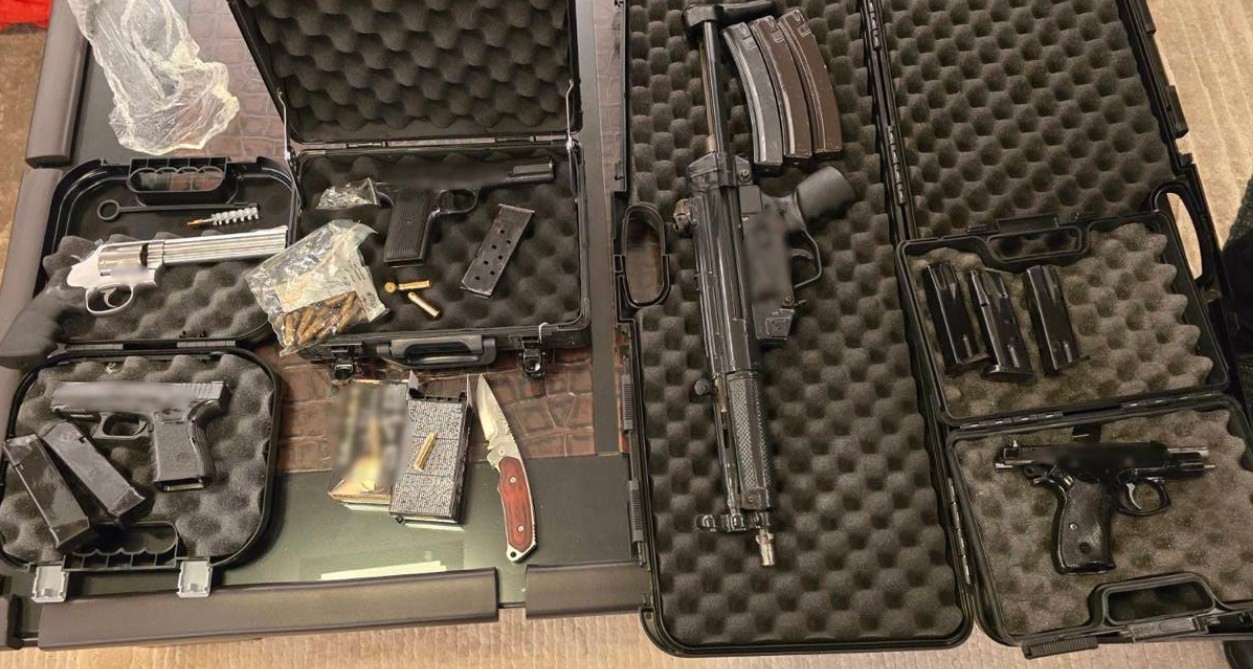 Κύκλωμα λαθρεμπορίας καπνού: Κατασχέθηκαν όπλα και χρήματα – 25 συλλήψεις-1