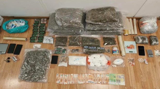 νίκαια-συνελήφθη-60χρονη-με-16-κιλά-ναρκω-564072385