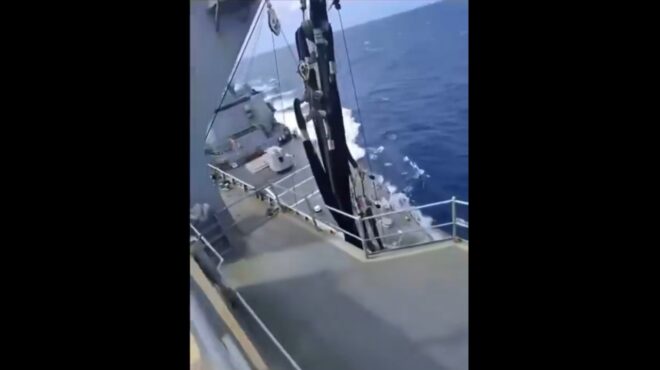 σύγκρουση-δύο-πλοίων-του-αμερικανικο-564077779