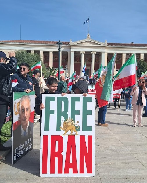 Διαδηλώσεις Ιρανών κατά του καθεστώτος της Τεχεράνης (βίντεο – φωτογραφίες)-2