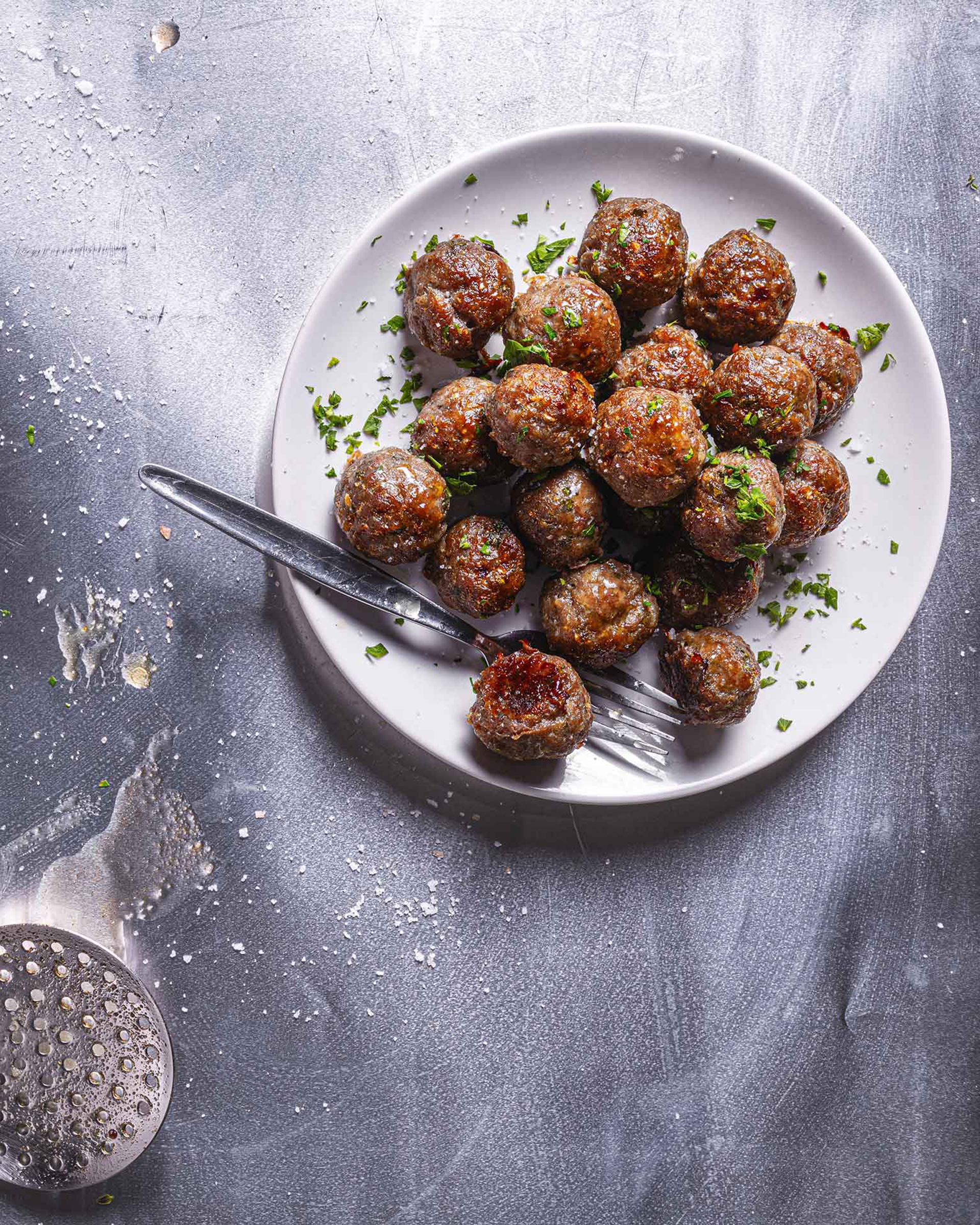 Τα κεφτεδάκια της Αποκριάς και άλλες 90 συνταγές αμαρτωλής κρεατοφαγίας-1