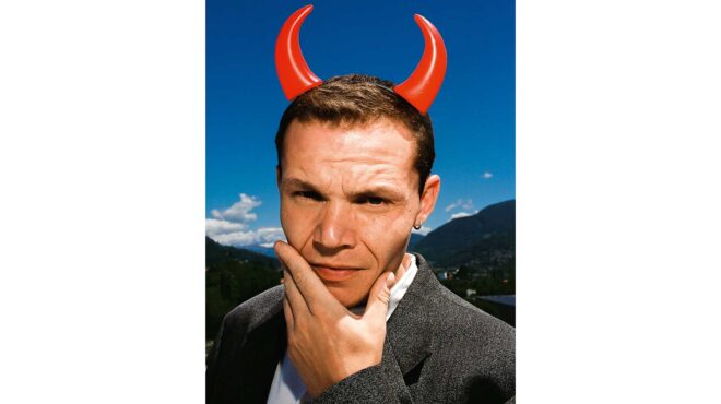 ο-ανερχόμενος-αγγλος-τραγουδοποιός-π-564074608