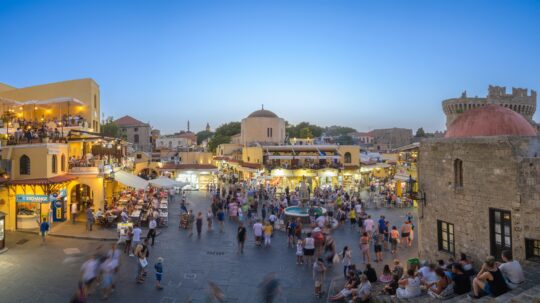 Ισχυρή ζήτηση για ταξίδια στην Ελλάδα «βλέπει» η TUI