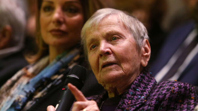 τα-γαλλικά-μμε-αποχαιρετούν-την-ελένη-564082504