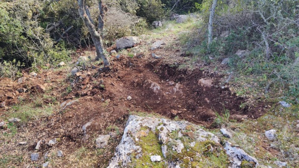 Θεσσαλονίκη: Εκαναν λαθρανασκαφές σε αρχαιολογικούς χώρους – Τρεις συλλήψεις επ’αυτοφώρω-1