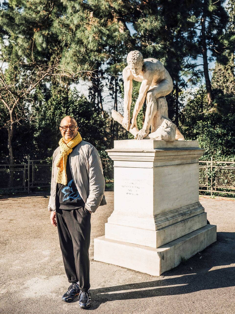 Ποιος έβαλε το γλυπτό εκεί;-5